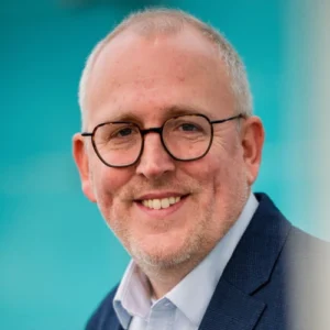 Portrait von dem Dozent Falk Oliver Lindner